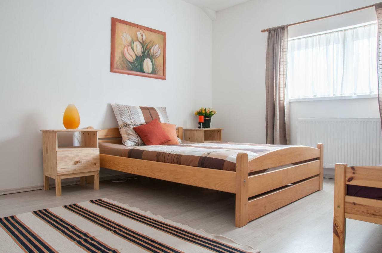 Апартаменты Apartman Zeleznice Экстерьер фото